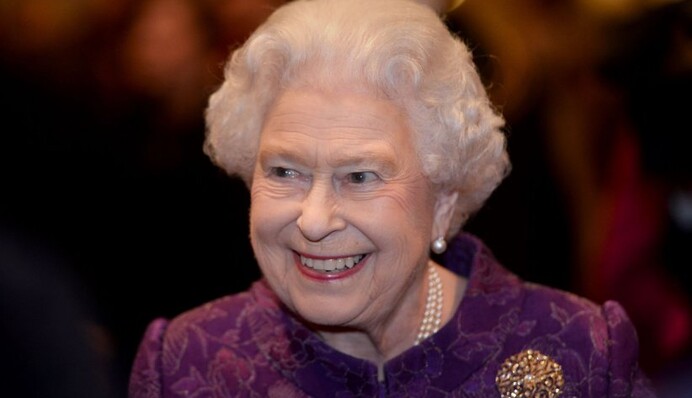 Елизавета II воссоздала знаменитую поездку королевы Виктории: опубликованы фото и видео