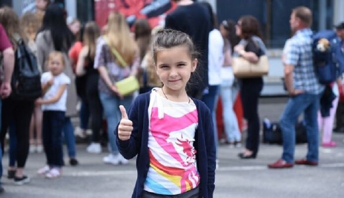 Дочь поющего священника неожиданно засветилась на популярном шоу: опубликованы фото