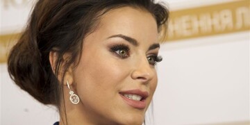 О бедном гусаре замолвите слово: Ани Лорак раскритиковали за нелепый наряд