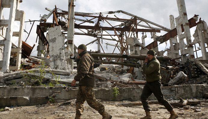 Новий план по Донбасу: воєнний стан і ще кілька деталей
