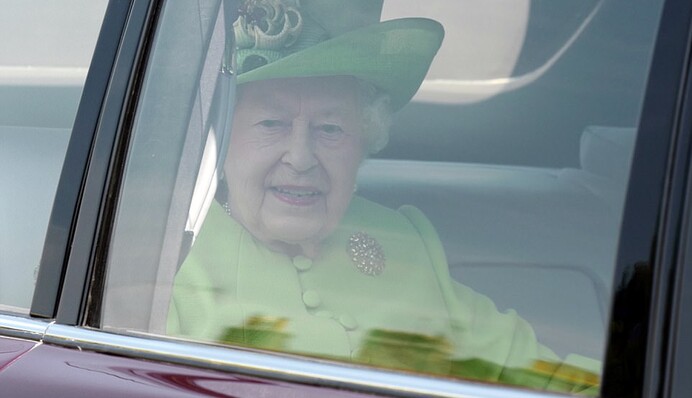 Елизавета II сорвала планы букмекеров: опубликованы фото