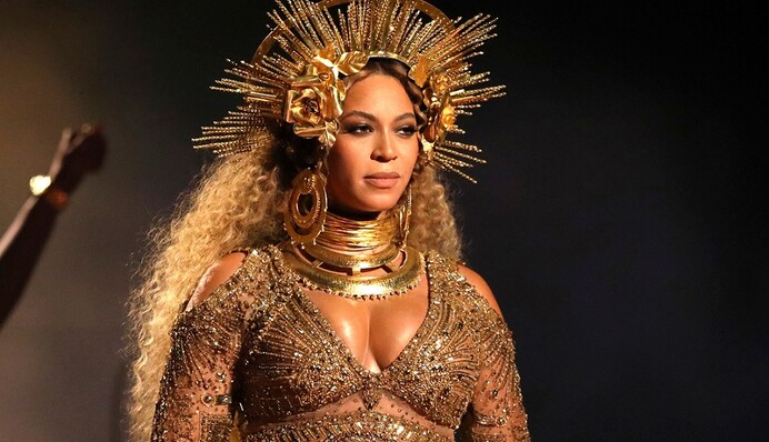 Рождение двойняшек у Бейонсе: стало известно, почему детей певицы до сих пор не выписали