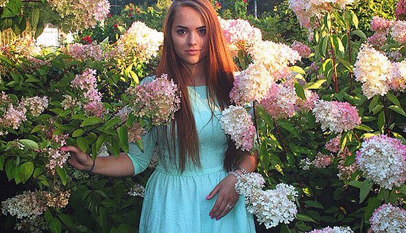 Внучка Владимира Высоцкого взбудоражила сеть своими фото