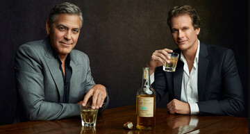 Новоиспеченный отец Джордж Клуни продал свой бренд текилы за миллиард долларов