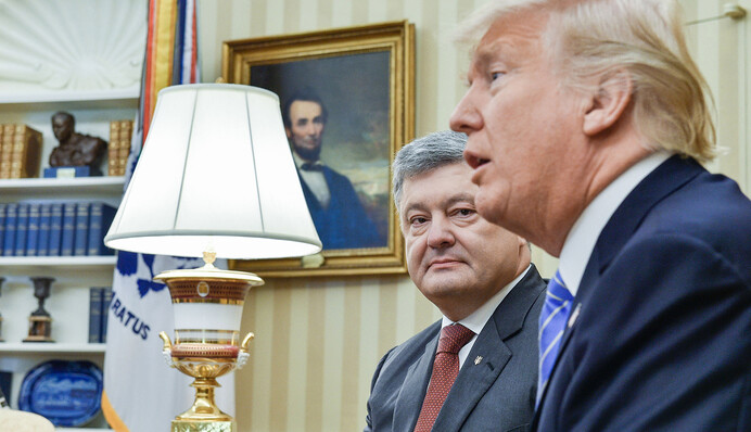 Упрекали и говорили не о Донбассе: неожиданные детали визита Порошенко к Трампу