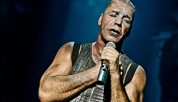 Лидер группы Rammstein заявил о желании стать гражданином России