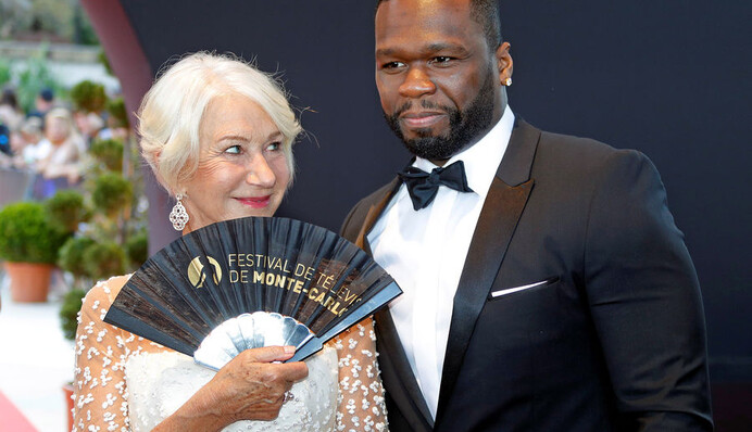 Она заводит меня: сеть взбудоражили фото знаменитого рэпера и 71-летней актрисы