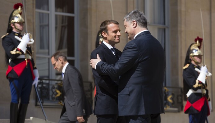 Зустріч Порошенка з Макроном: у головному питанні все дуже заплутано