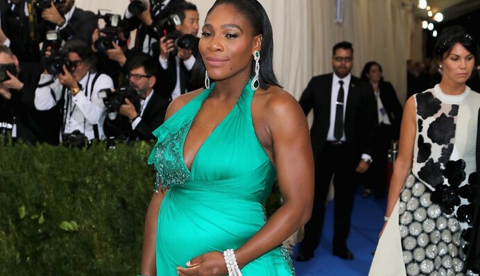 Беременная теннисистка Серена Уильямс разделась для известного глянца: опубликовано фото