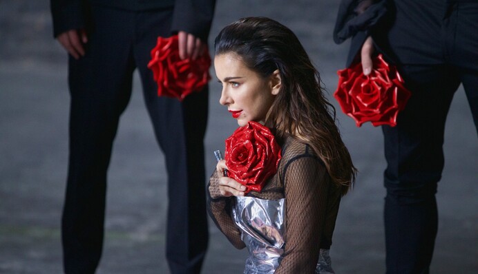 Ани Лорак похвасталась очередной наградой в России: опубликованы фото