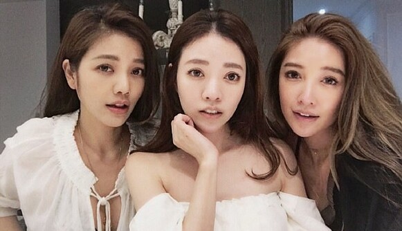 В Голливуде позавидуют: сеть взорвали фото нестареющих сестер