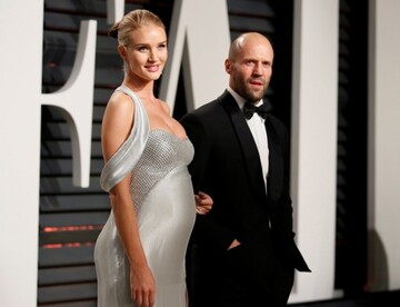 Невеста Стэтхэма впервые показала новорожденного сына: опубликовано фото