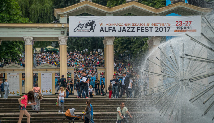Украинские знаменитости показали свои вышиванки на Alfa Jazz Fest во Львове: эксклюзивные фото
