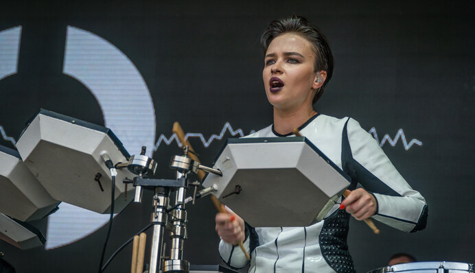 Культовые рокеры Kasabian и Onuka: эксклюзивные фото второго дня Atlas Weekend в Киеве