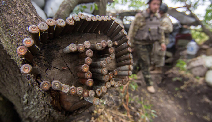 Порошенко хоче патрони, як у НАТО: треба уважно слідкувати за грошима