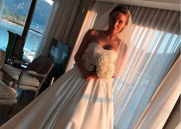 Дочь Добкина щегольнула на свадьбе в платье стоимостью 9 тысяч долларов: опубликованы фото