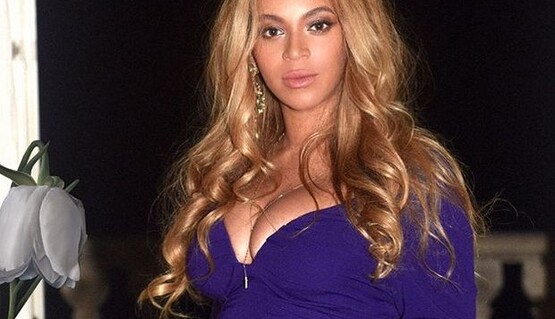 Бейонсе впервые показала новорожденную двойню: опубликовано фото