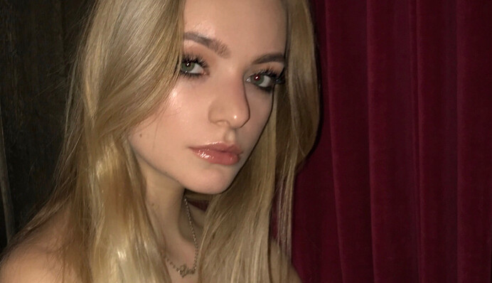 Дочь главного пиарщика Путина на диване Кадырова разозлила россиян: опубликованы фото