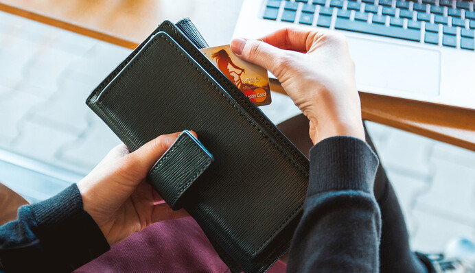 В Украине станет меньше наличных денег: есть важная дата