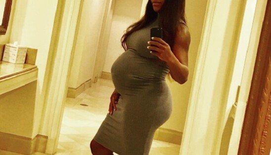 Беременная теннисистка Серена Уильямс похвасталась фигурой в обтягивающем платье: опубликованы фото