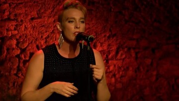 Во Франции певица умерла на сцене во время концерта