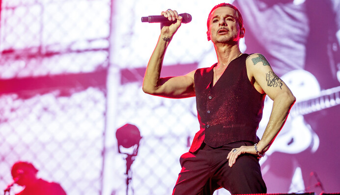 Концерт Depeche Mode в Киеве: появились новые яркие фото