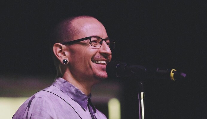 В сети набирает популярность клип Linkin Park, выложенный в день смерти Честера Беннингтона