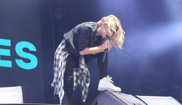 На украинском фестивале посвятили песню покойному лидеру Linkin Park: опубликовано видео