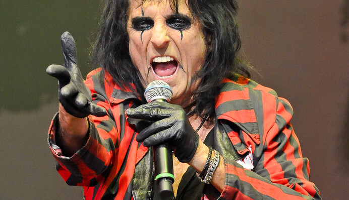 Легендарный рокер нашел в кладовке неизвестную картину Уорхола: опубликовано фото