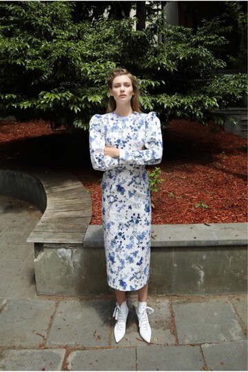 Жена солиста группы 