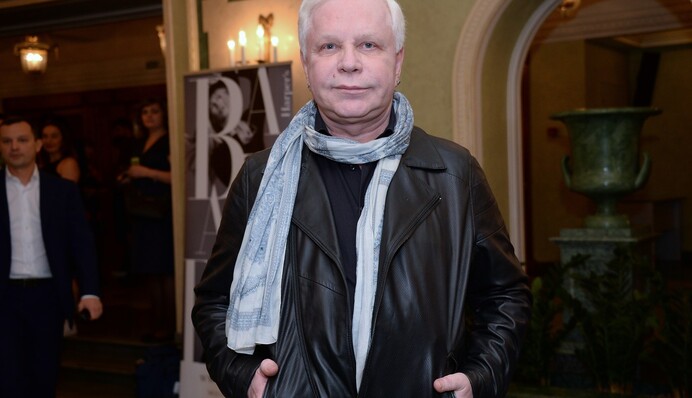 У Моисеева прокомментировали слухи о раковой опухоли певца