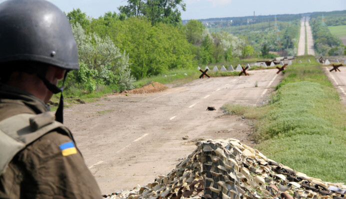 Западу все равно, как решится проблема Донбасса, но Порошенко заставят выполнить 