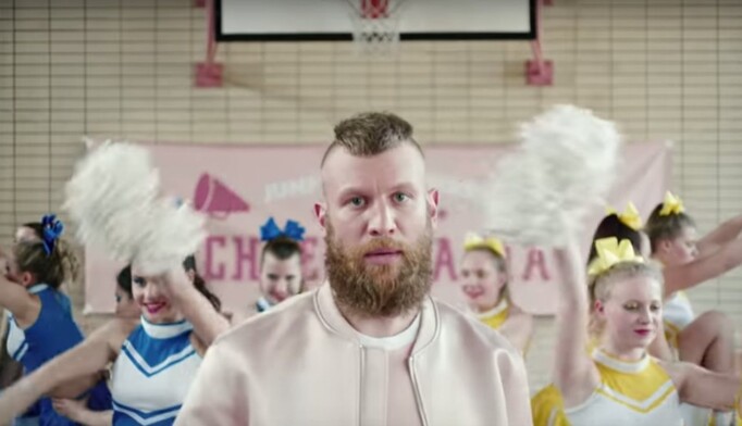 Скандальный Дорн снял новый клип с украинской символикой: опубликовано видео