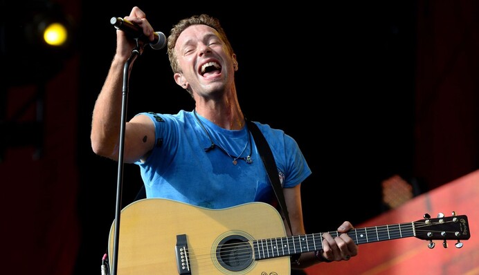 Известный музыкант почтил память лидера Linkin Park, исполнив его песню: опубликовано видео