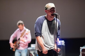 Охрана, отмена: в сети обсуждают новую песню 