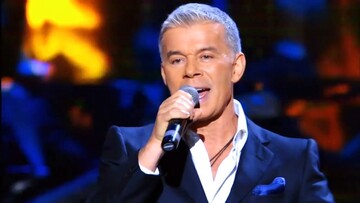 Путинский певец несколько раз оконфузился в оккупированном Донецке