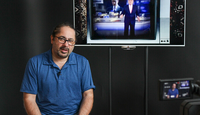 Российский артист споет с украинской звездой песню-обращение 