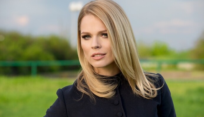 Известная украинская телеведущая показала, как кормит свою месячную дочь: опубликовано фото