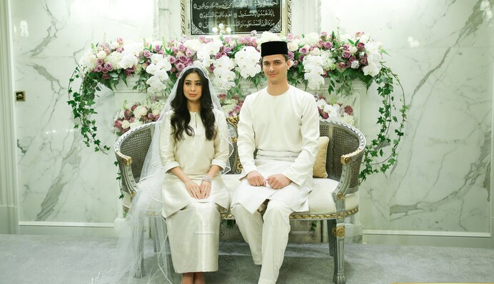 Малайзийская принцесса вышла замуж за футболиста из Голландии: опубликованы фото