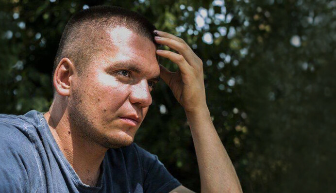 В українських судах наших військових судять сепаратисти - волонтер Віталій Дейнега