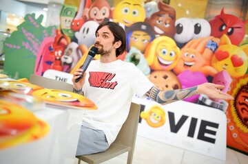 Оля Полякова и Антон Савельев представили анимационную комедию 