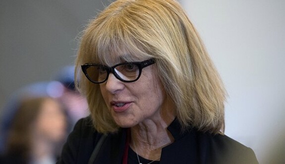 Гроб с телом Веры Глаголевой провели на кладбище аплодисментами: опубликовано видео