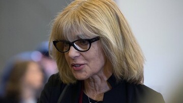 Гроб с телом Веры Глаголевой провели на кладбище аплодисментами: опубликовано видео