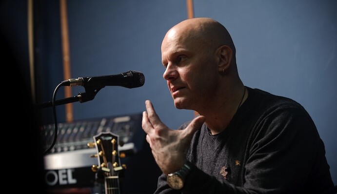 Российский музыкант отменил концерт в Украине из-за болезни: опубликовано видео