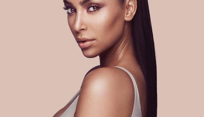 Ким Кардашьян примерила образ Жаклин Кеннеди: опубликованы фото