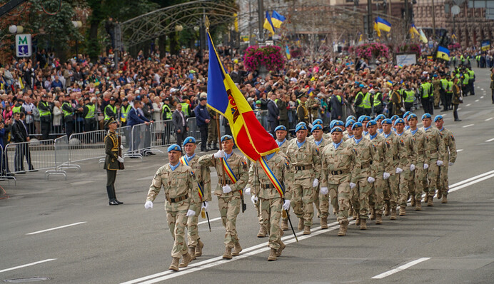 Танки на Крещатике и военные НАТО в центре Киева: топ-10 ярких фото месяца