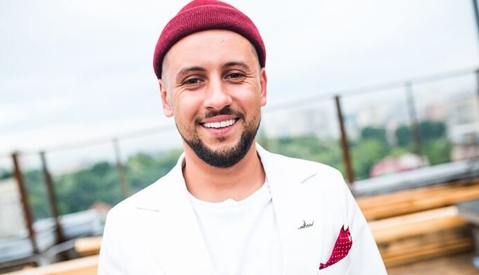 Украинские звезды позабавили своими школьными фото