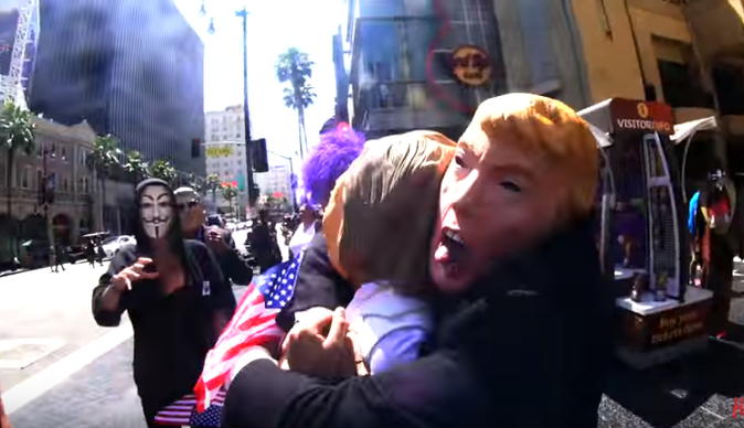 Разлюбил тебя русский народ:  в России насмешили песней о Трампе