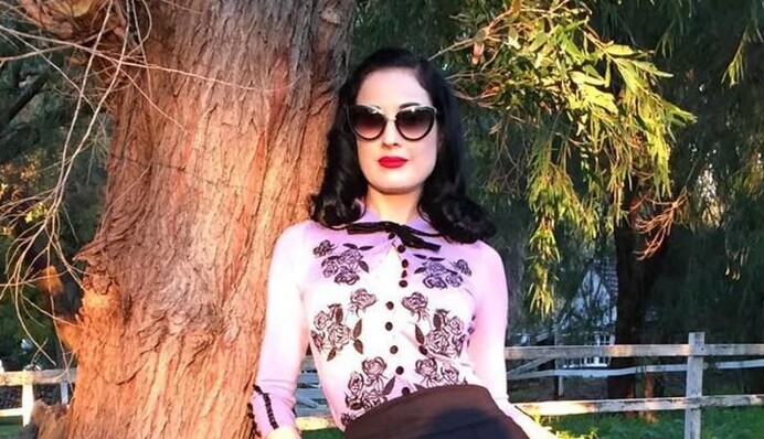 Знаменитая американская артистка похвасталась вышиванкой от украинского дизайнера: опубликовано фото