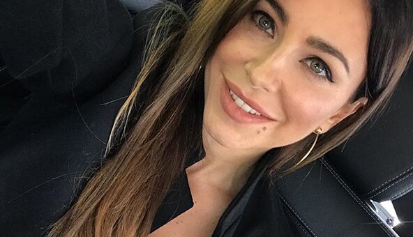 Поклонники Ани Лорак раскритиковали ее за странный наряд: опубликовано фото